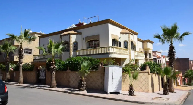 5 bedroom holiday Villa Yasmine, perfect for family holidays, near beaches, Book Villa Sale Rabat-Sale-Kenitra