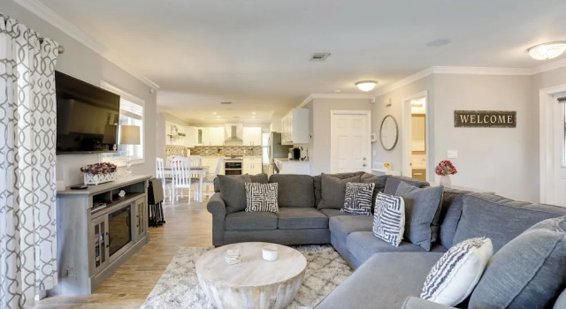 Pool Oasis & Fenced Yard: Central Wellington Home, Забронировать Дом для отпуска Виллы штата Флориды, Вилла