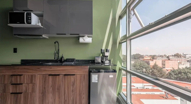 Коттедж The Jungle Loft Tropical Comfort in a Centric Location With Kitchen