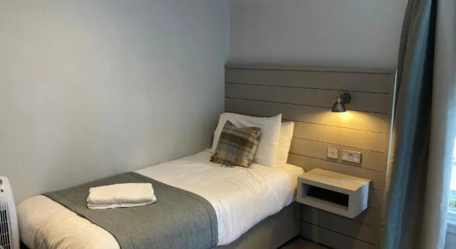 Трёхместный номер Standard West Port Hotel