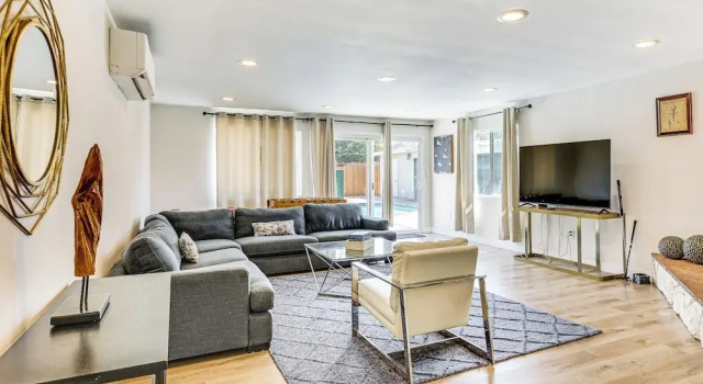 Modern Gem w/ Outdoor Oasis: 5 Mi to Lake Jennings, Buchen Sie Ferienhaus Lakeside Kalifornien