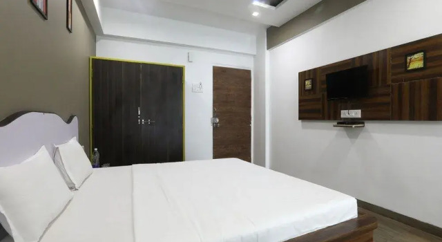 White House Beach Resort by OYO Rooms