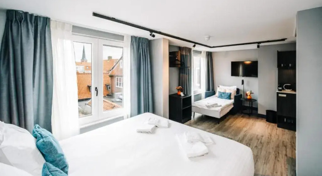 Трёхместный номер Standard Amsterdam Beach Hotel