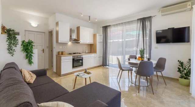 Nice Apartment in Pula With Outdoor Swimming Pool, Wifi and 2 Bedrooms, Reserva ahora Apartamento Hoteles en Pula con aparcamiento, Aparcamiento