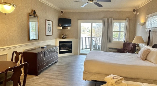 Номер Standard с видом на озеро The Blue Heron Inn