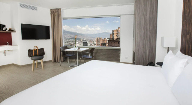 V Grand Hotel, a member of Radisson Individuals, Rezervovat Hotel El Poblado 