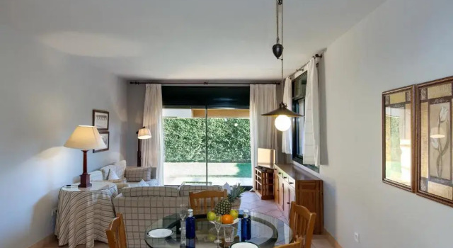 Apartahotel Suites Vila Birdie, Buchen Sie Aparthotel SPA-Hotels in Oberampurien, SPA