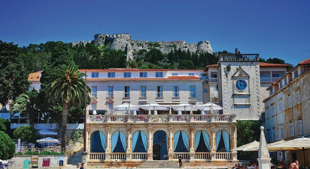 Holiday Home Jelsa Vitarnja, Забронировать Отель Отели Врбоска с парковкой, рядом с Частный Пляж «Виллы Эмма», Парковка