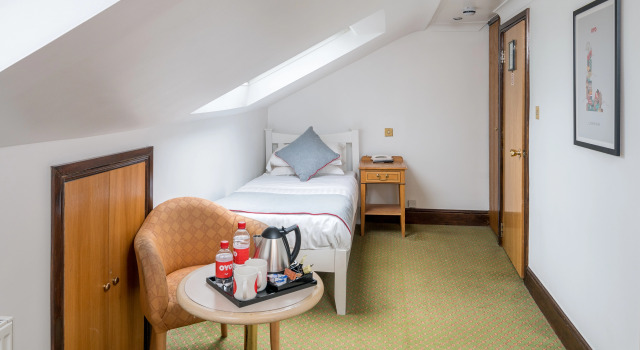 Abbey Hotel, London Shepherds Bush, Забронировать Отель Отели Лондона 3 звезды, рядом с Westway Sports Centre, 3*