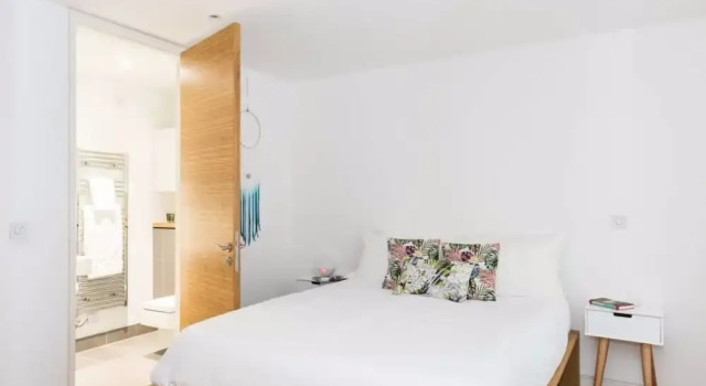 Modern 2 Bed Flat in Shoreditch with Roof Garden, Забронировать Отель Бизнес-отели Англии, 4* 5*