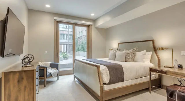 Premium Junior Three Bedroom 3 Apartment Hotel by Redawning, Varaa Huoneisto Deer Valley 