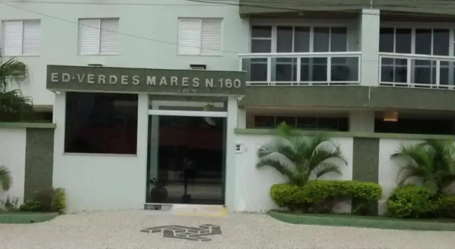 Cabo Frio - Praia do Forte - Apto 130 m2 na beira da praia, com ar condicionado, Забронировать Отель Отели штата Рио-де-Жанейро с парковкой, Парковка