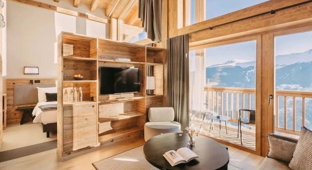 Люкс с балконом Eringer Hotel