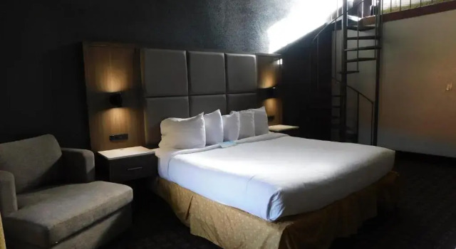 Трёхместный люкс Days Inn & Suites by Wyndham Downtown Gatlinburg Parkway