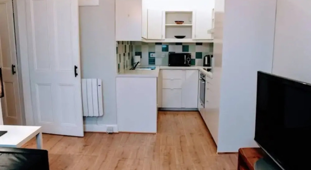 1 Bedroom Flat in City Centre Accommodates 4, Забронировать Апартаменты/квартира Эдинбург Midlothian, рядом с Холирудское абатство