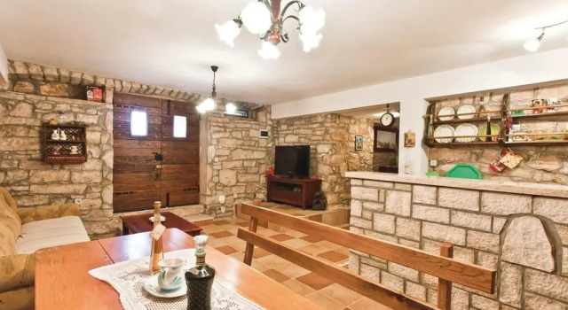 Stunning Home in Stifanici With Wifi and 3 Bedrooms