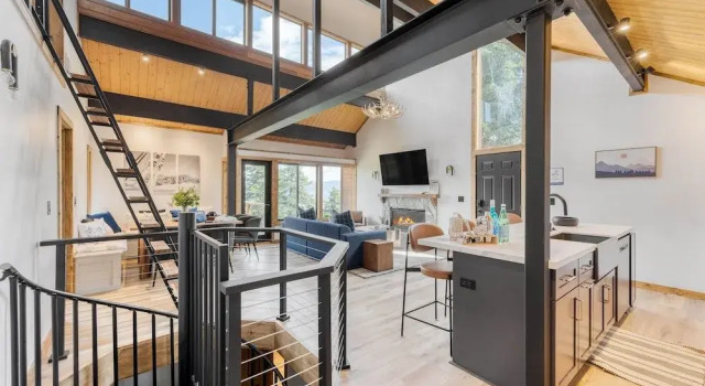 Lake View, Firepit, Game Room Remodeled Nightingale Overlook by Avantstay