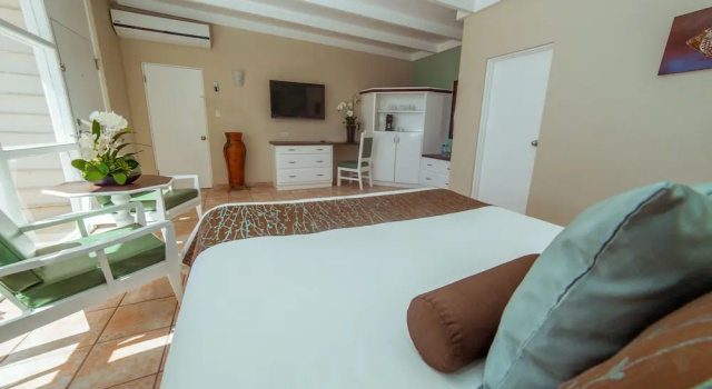 Cottage Estero Beach Hotel & Resort