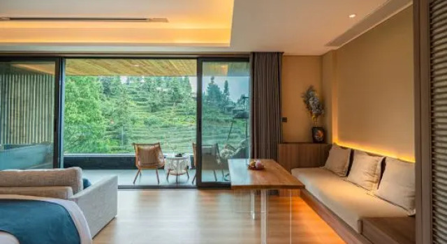 Двухместный люкс Deluxe Qingchengdao Chashanfang Tea Culture Private Hot Spring Homestay