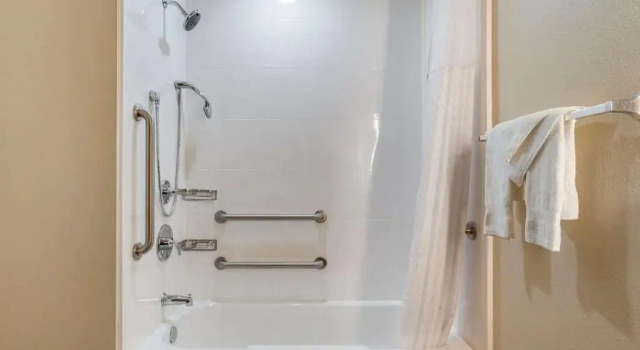 Номер Standard Comfort Inn & Suites Downtown near University