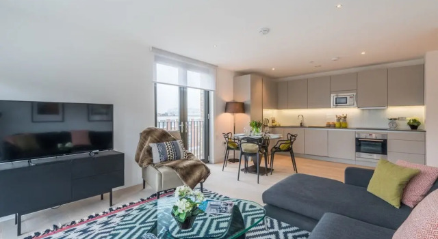 Elegant Battersea Park Home by the Thames, Забронировать Отель Баттерси Лондон, рядом с Церковь Святого Спасителя