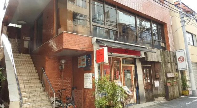 Кровать в общем номере bnb+ Secret Base Mejiro