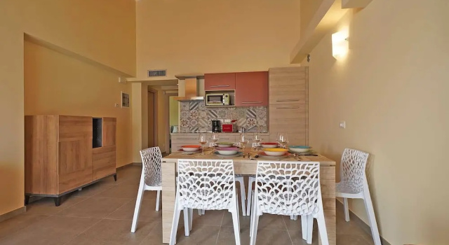 Апартаменты Comfort Residence Dany appartamenti con cucina vista lago piscina e parcheggio
