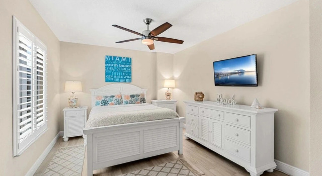 1045 Wave Crest Avenue, Book Villa Villaer i Florida, Villa