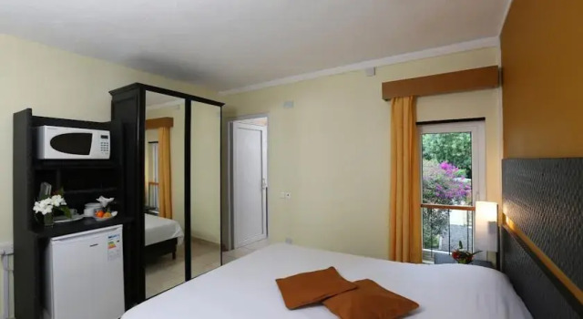 Terroir des Baies Roses - Moka, Book Pension Pointe aux Canonniers 