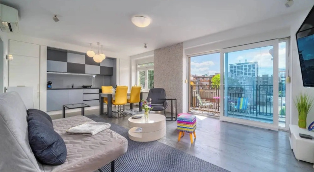 Апартаменты Silver Apartment With Hot Tub And Balcony