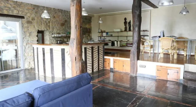House With 6 Bedrooms in Donostia, With Wonderful Mountain View, Enclosed Garden and Wifi, Rezerwuj Hotel Hotele w Baskonia z parkingiem, Parking