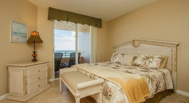 Som 701 - Somerset 3 Bedroom Condo by Redawning