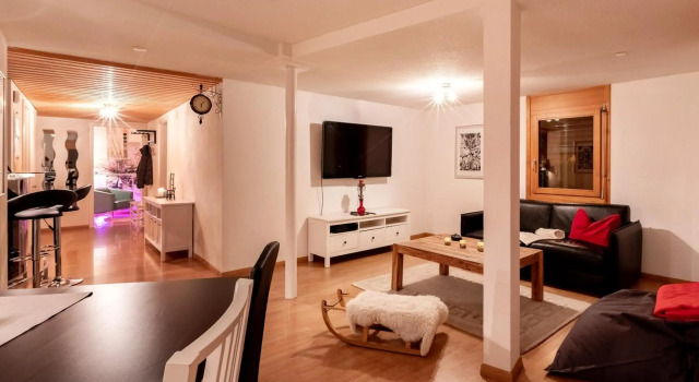 - Apartment im Herzen AROSAS - grossräumig, stylisch & zentral, Book Apartment Arosa Grisons