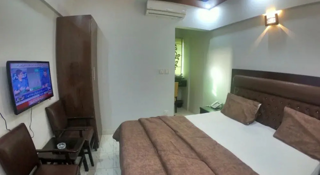 Stayflix Entire Private Room, DHA