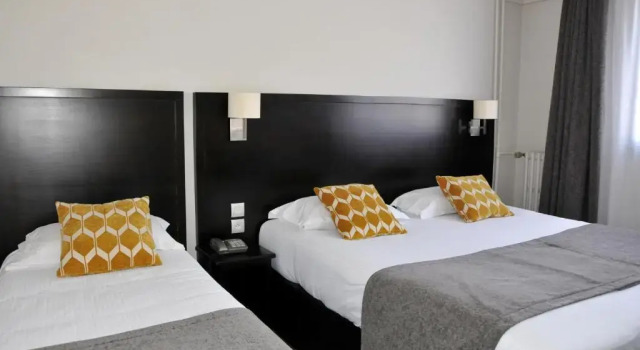 Трёхместный номер Standard Kyriad - Caen Centre