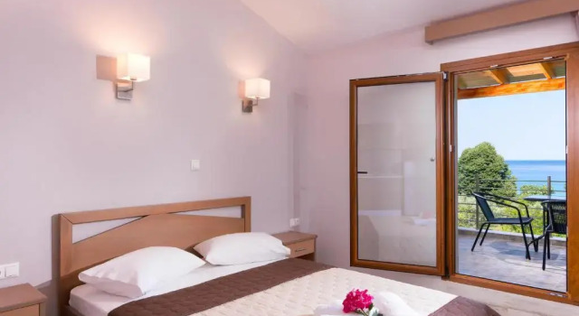 Двухместный номер Standard с балконом и с видом на море Kapsogeorgis Rooms