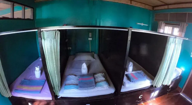 Crossroads House - Hostel
