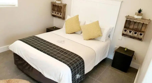 Bellrock 42 -Style, in the Cola Beach Conservancy, Buchen Sie Hotel Sedgefield Knysna