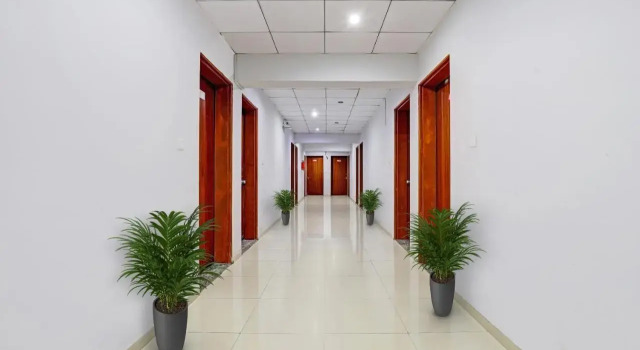 Oyo Flagship 93179 Hotel Way Point, Забронировать Отель Сурат штат Гуджарат