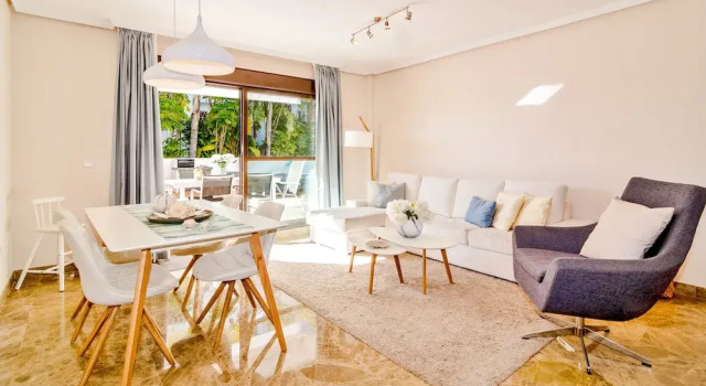 GH-Beautiful 2 bedroom apt small pool