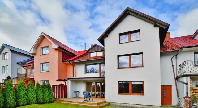 Large Holiday Home, Private Garden