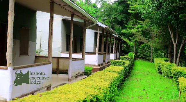 Тент с балконом LUSHOTO EXECUTIVE LODGE