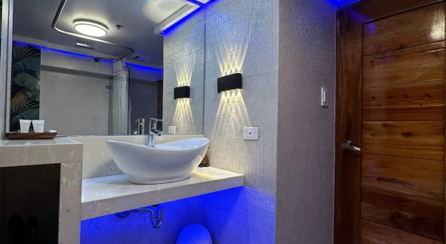 Двухместный люкс Deluxe Blue Tulip - 4mins from Mactan Airport