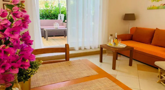 Апартаменты c 1 комнатой с красивым видом из окна Apartment Ivica