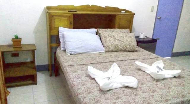 Gazebo Pools and Restaurant, Rezervasyon Otel Cabadbaran Caraga