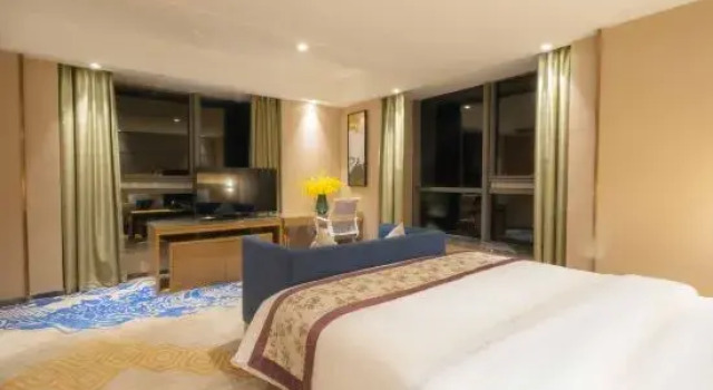 Люкс Luxury Huayu Landmark Hotel