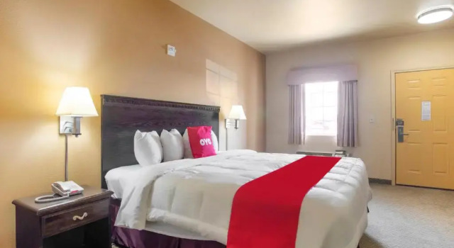 Номер Standard OYO Hotel Valley View TX, I-35
