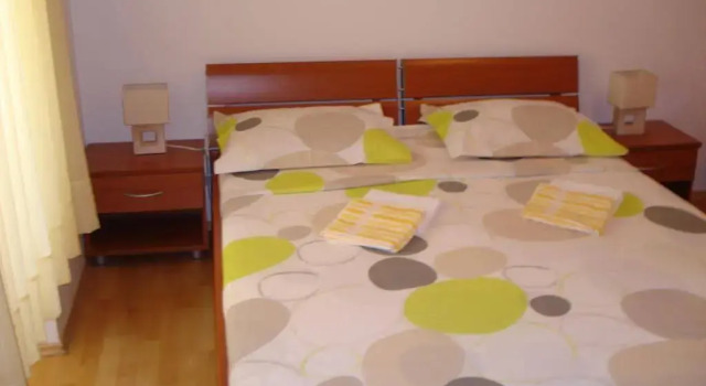 Rooms Marija, Prenota Hotel Splitska 