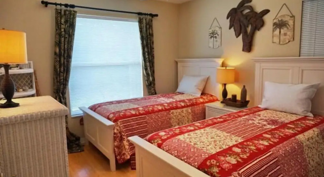 MANOR41 3 Bedroom Holiday Home by Marco Naples Vacation Homes
