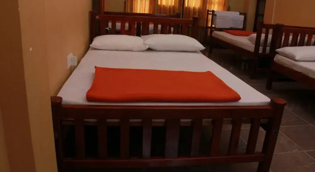 Четырёхместный семейный номер Standard с балконом и с видом на горы Anura Guest Inn